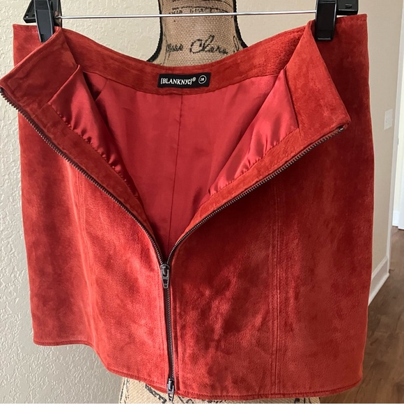 BLANK NYC suede skirt - Picture 5 of 11